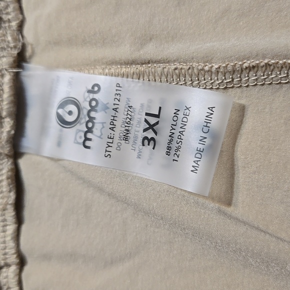 NWT Mono B Beige Casual Shorts Size 3X Elastic Waist Stretchy Split Hem - Picture 8 of 8